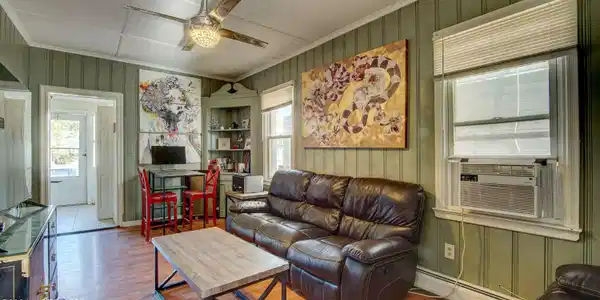 82 Pineview Avenue