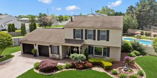 7 Carlisle Court