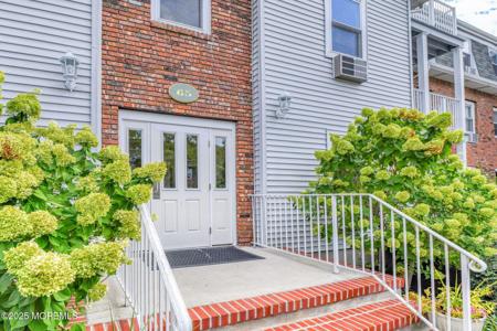 65 Whitefield Avenue Unit 215