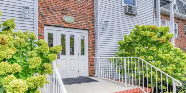 65 Whitefield Avenue Unit 215