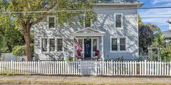 23 6th Avenue