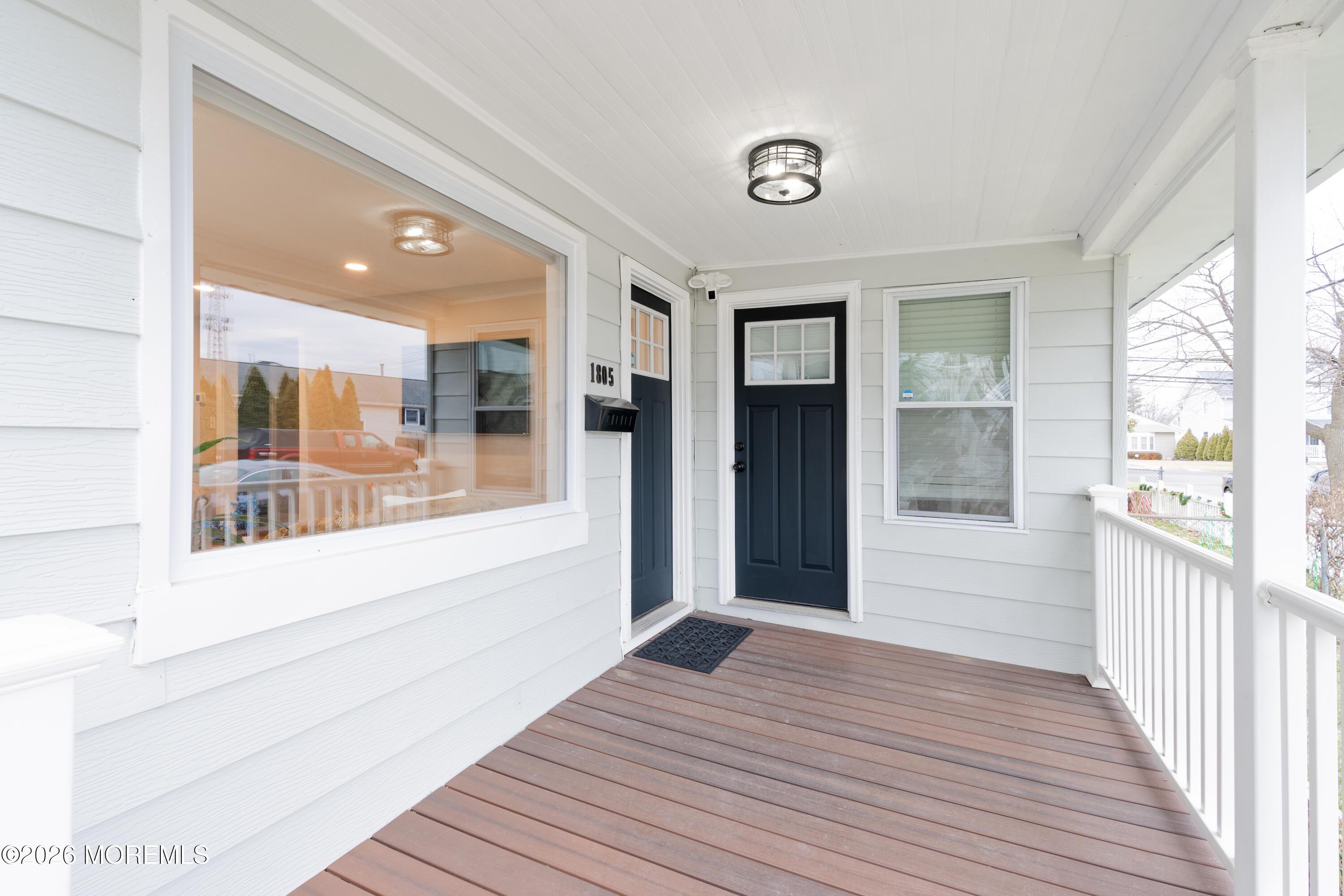 Image 2: SHT08846-HDR