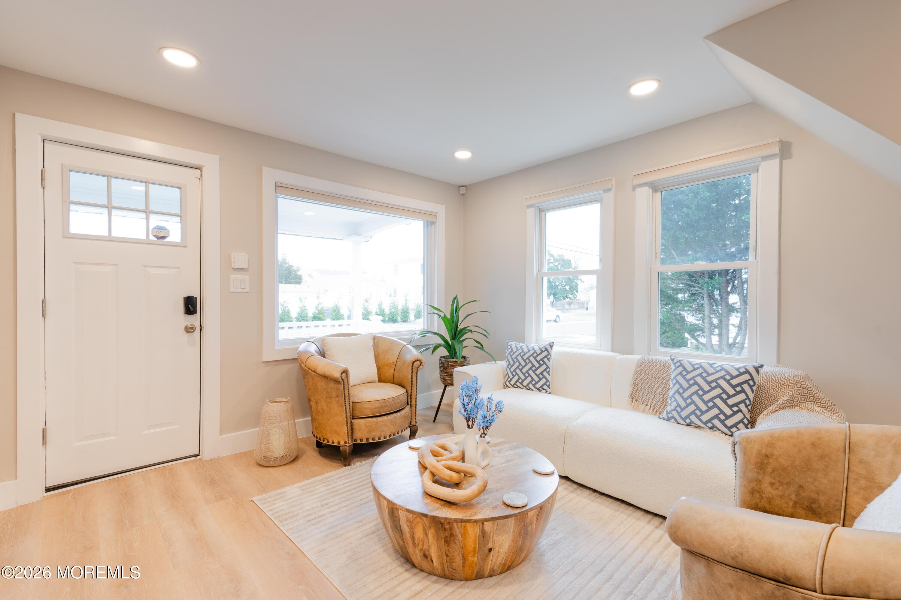 Image 3: SHT08744-HDR