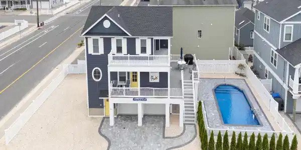 Image 3: 99 Coolidge Ave (58)