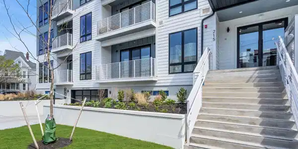 215 2nd Avenue Unit 203