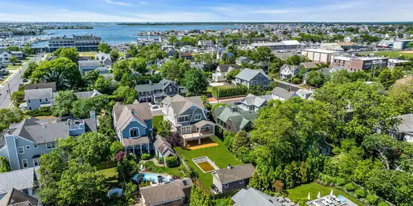 Image 4: 3-web-or-mls-5-web-or-mls-DJI_2026061210