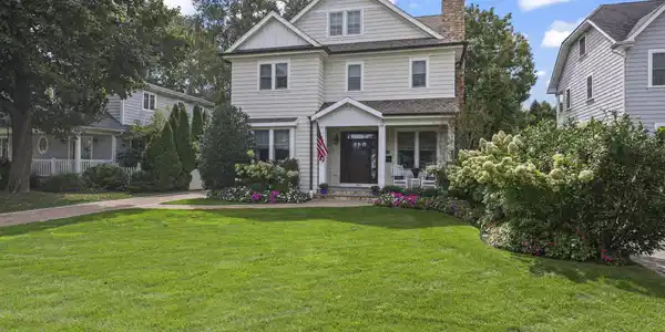 Image 2: 3-web-or-mls-LPM_4851