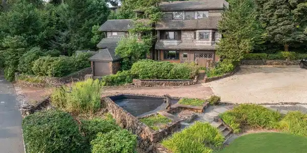 7 Hillside Road
