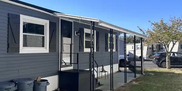 30 Locust Grv Grove