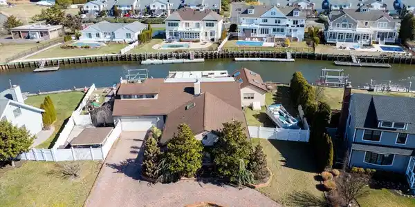 18 Gull Point Road