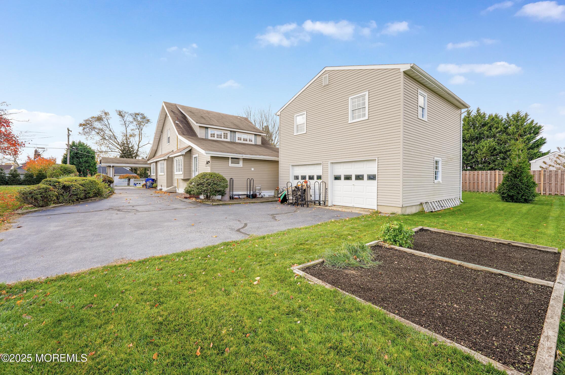 Image 4: View From Back of Yard