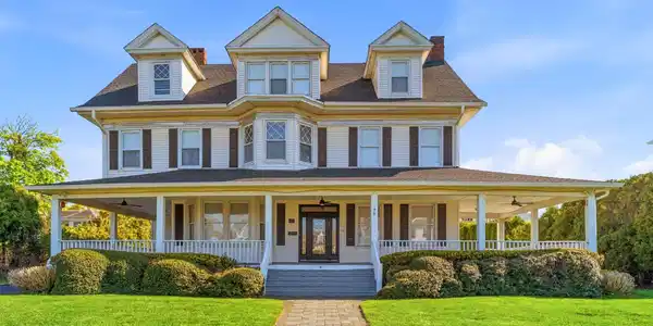 48 Neptune Avenue