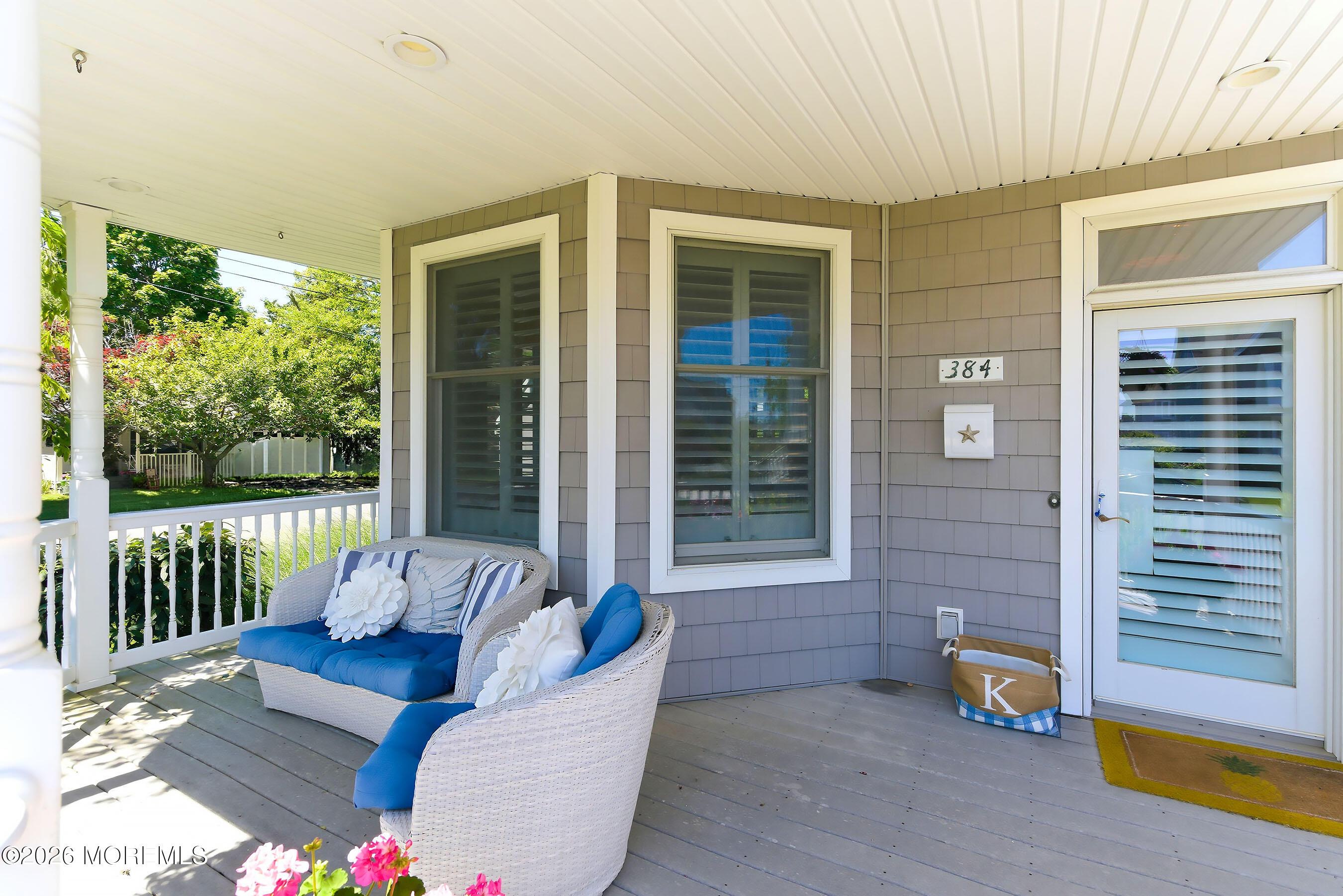 Image 3: 10-Front Porch