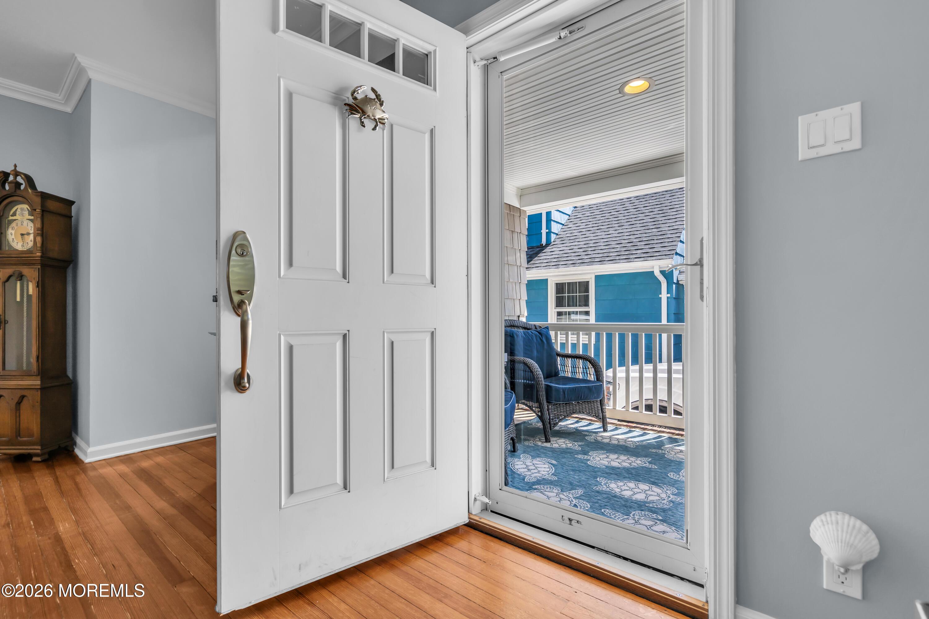 Image 3: Entry