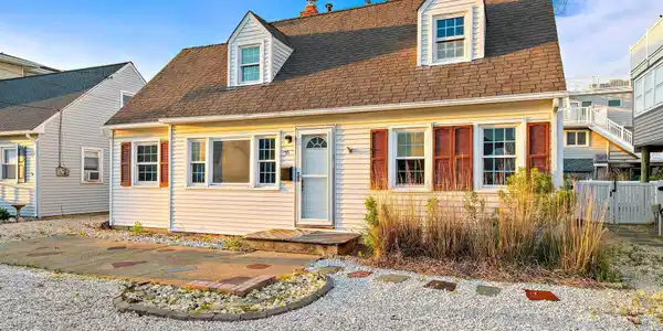 31 W Sand Dune Lane