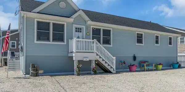 125 W Osprey Way