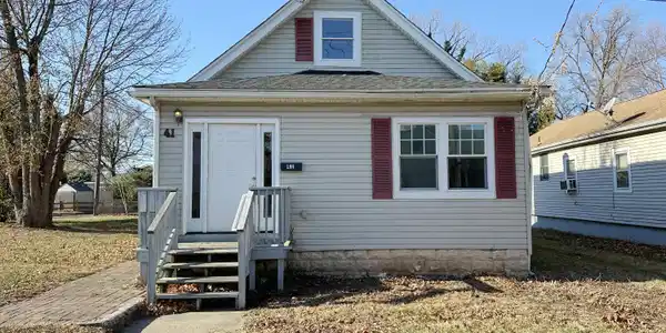 41 Harding Avenue