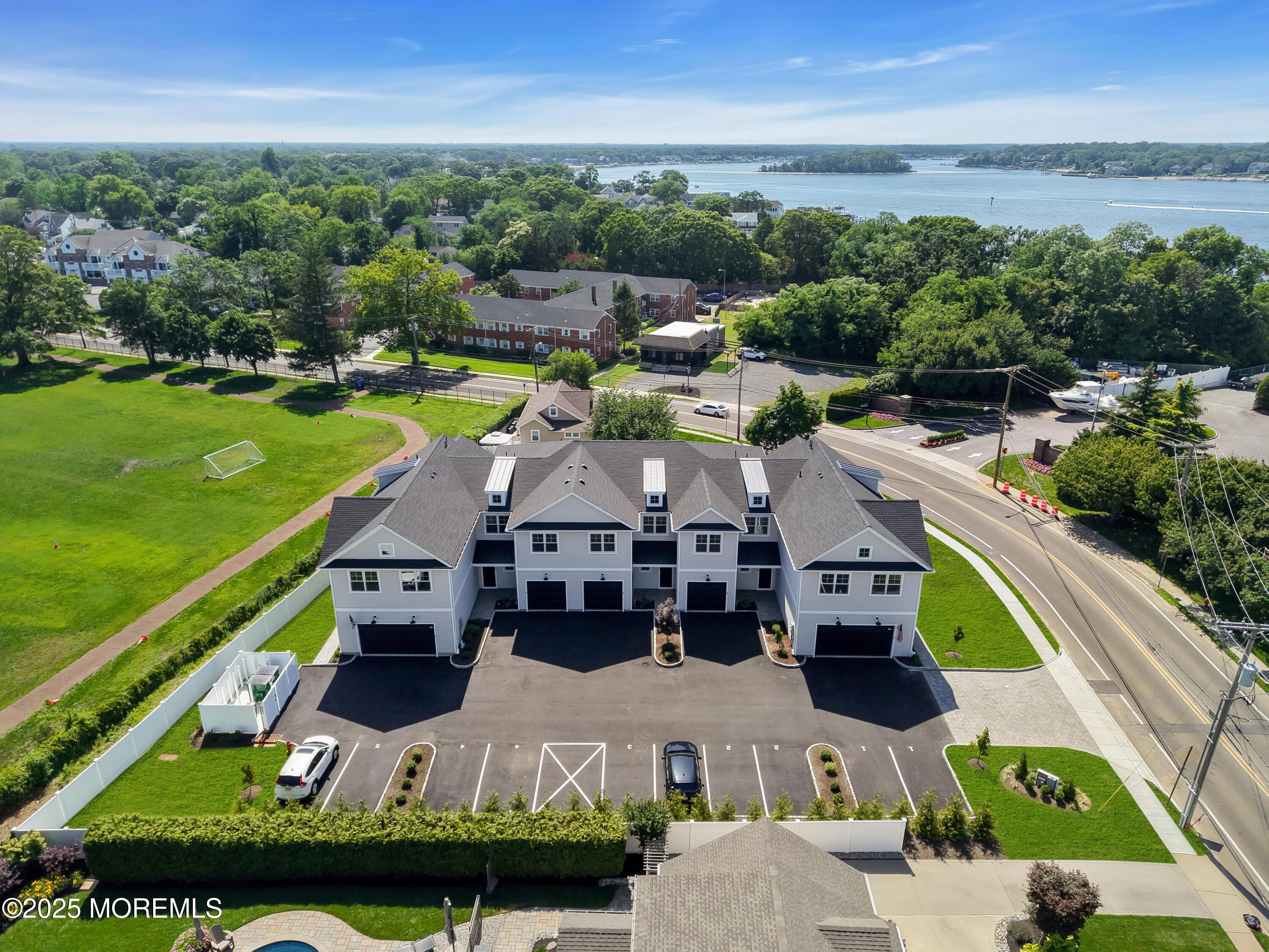 Image 2: 842ArnoldAveoverview