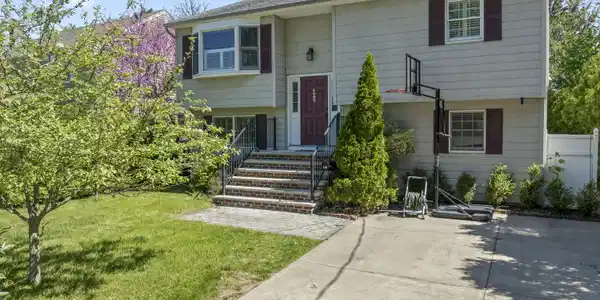 117 Maple Avenue