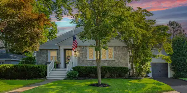 79 Lake Shore Drive