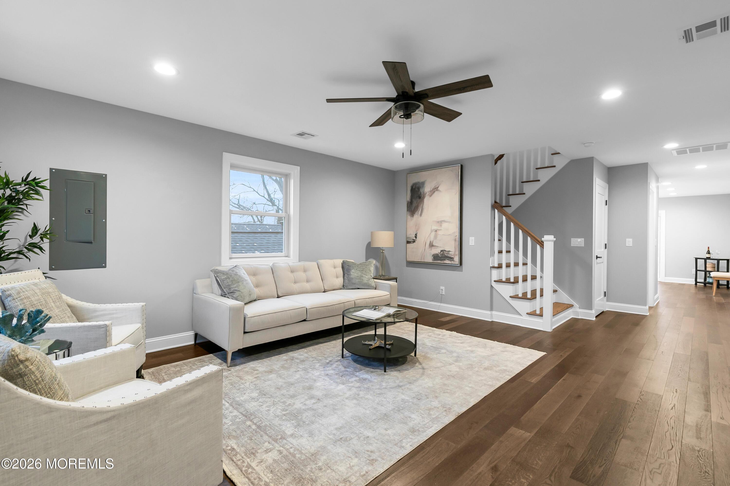 Image 4: 732 Monmouth Pkwy Middletown-print-005-0