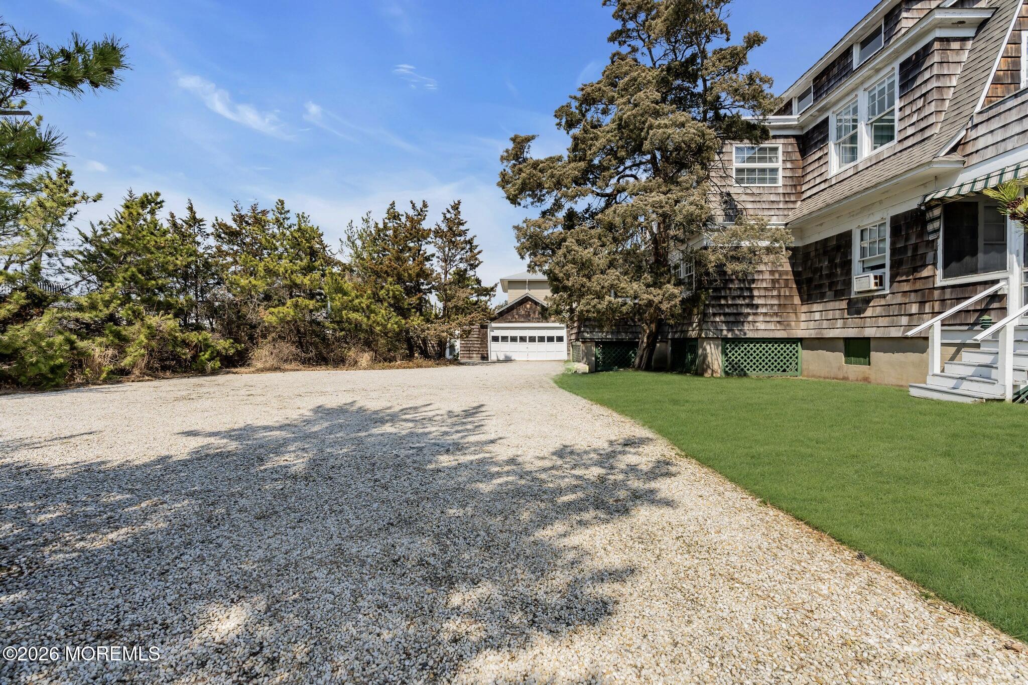 Image 1: 104 Mathis Pl, Mantoloking _Winterbottom