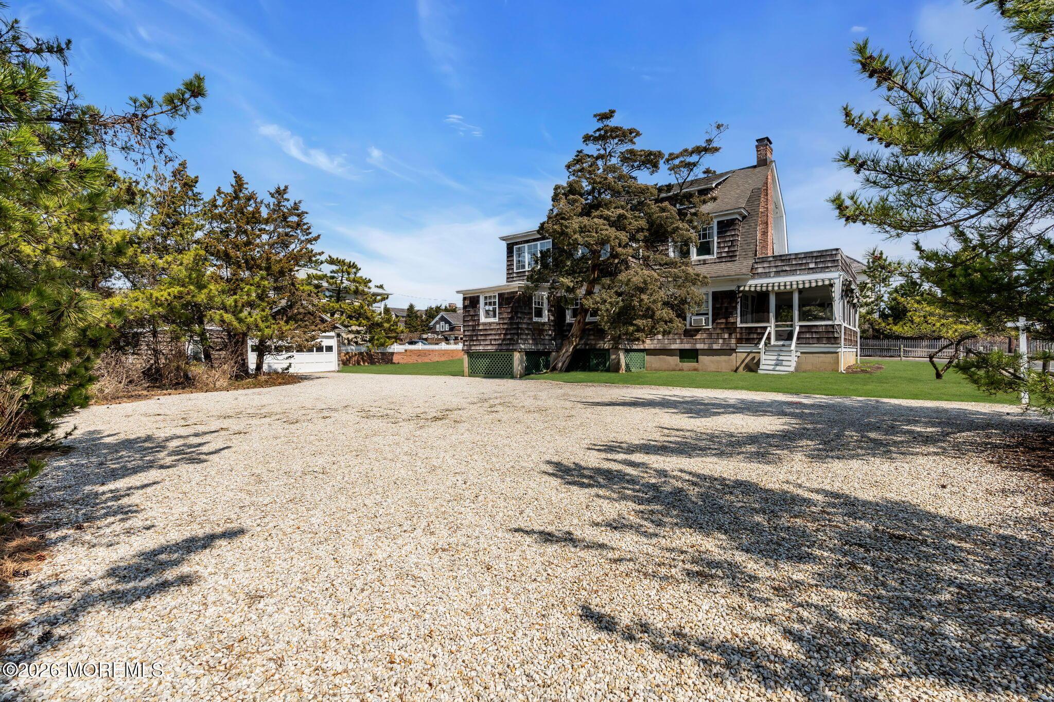 Image 2: 104 Mathis Pl, Mantoloking _Winterbottom