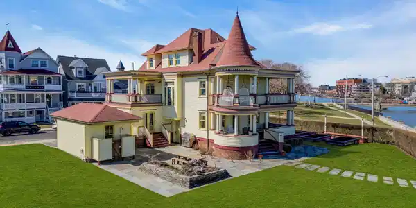 26 Lake Avenue