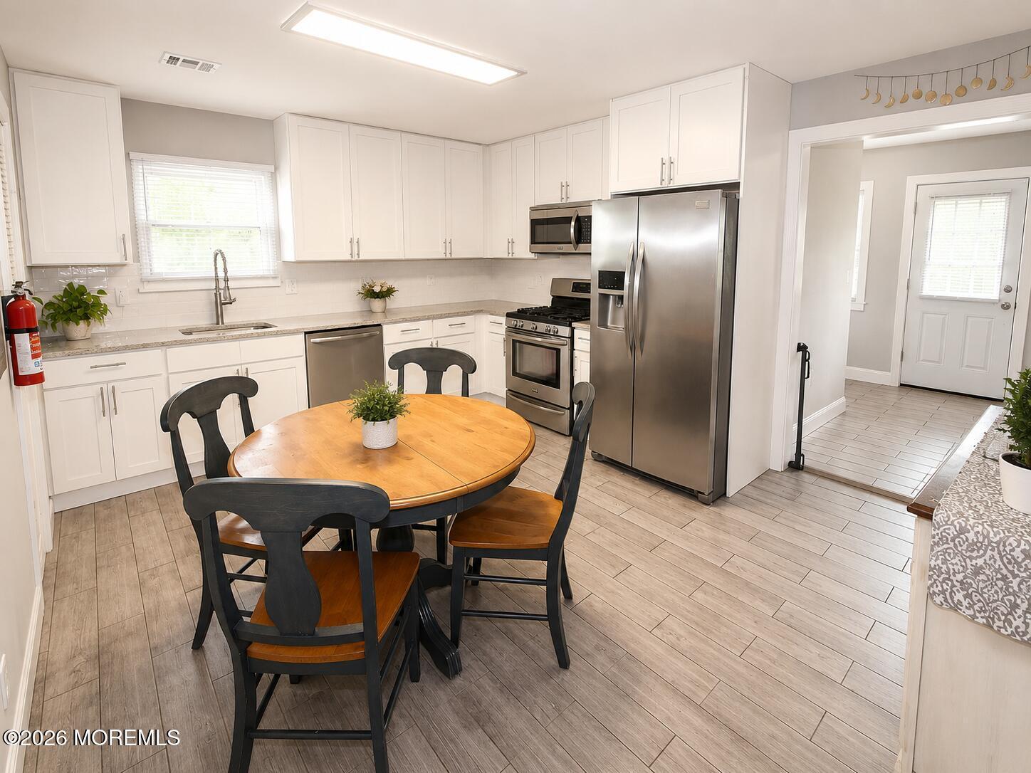 Image 2: Kitchen
