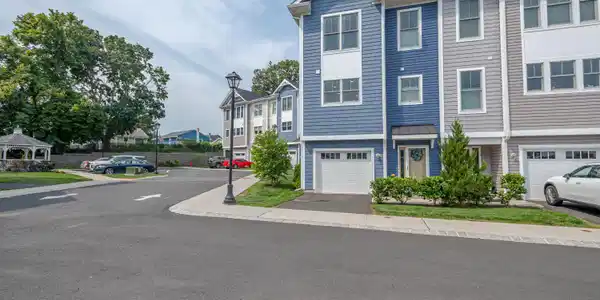 7 Raritan Cove