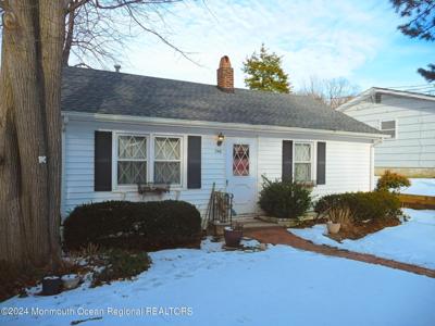 246 Lakeside Drive