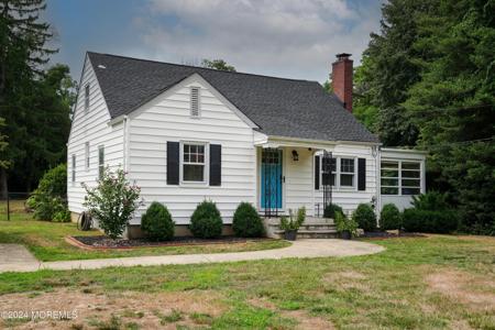 11 Swan Avenue