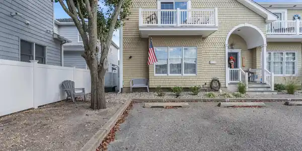 803 Grand Central Avenue Unit P