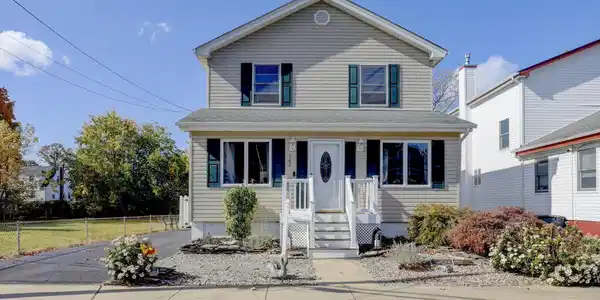 142 Washington Street