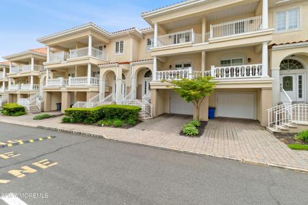17 Riviera Drive