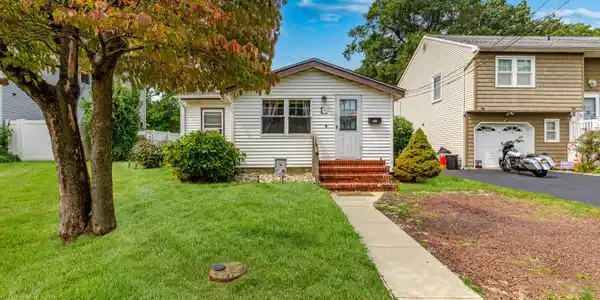 816 Arbordale Drive