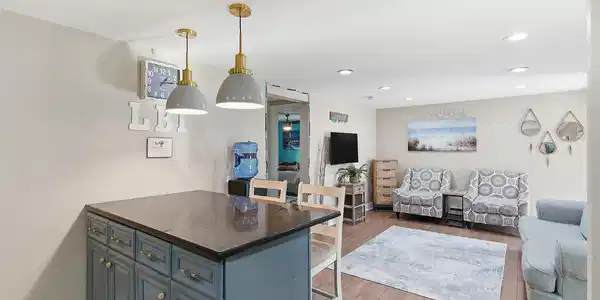 111 W 18th Street Unit 2