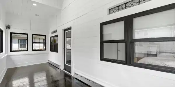 Image 4: Inviting Sunroom