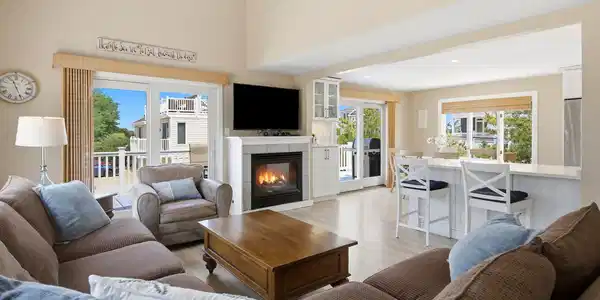 Image 4: 21-Living 3 with Fire