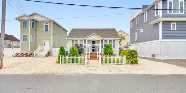 Image 2: Front #2