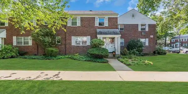 48 Manor Drive