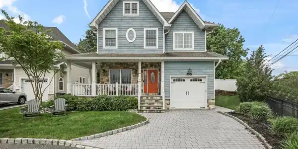 156 Chelsea Avenue
