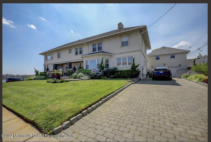 Image 3: Beautifully updated home in Loch Arbour