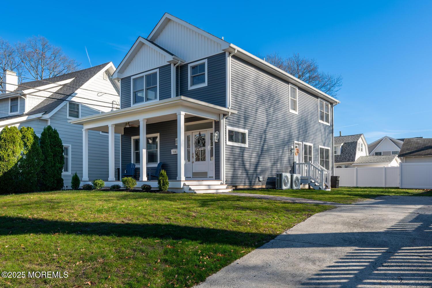 Image 3: 104 Fletcher Lake Ave Bradley-large-005-