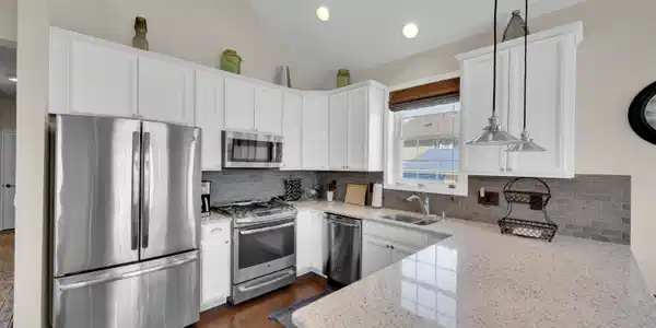 Image 4: Kitchen 4