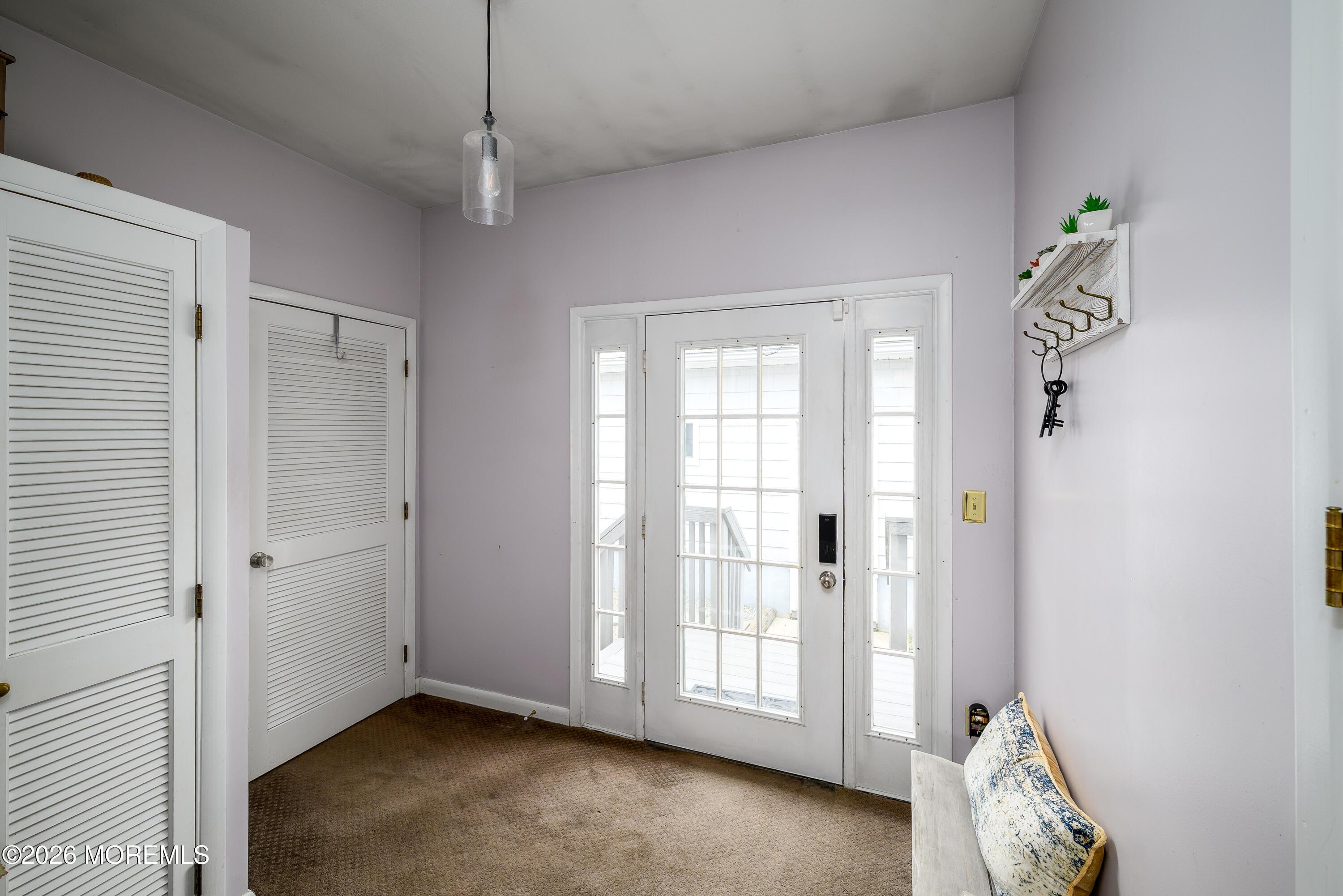 Image 3: Foyer
