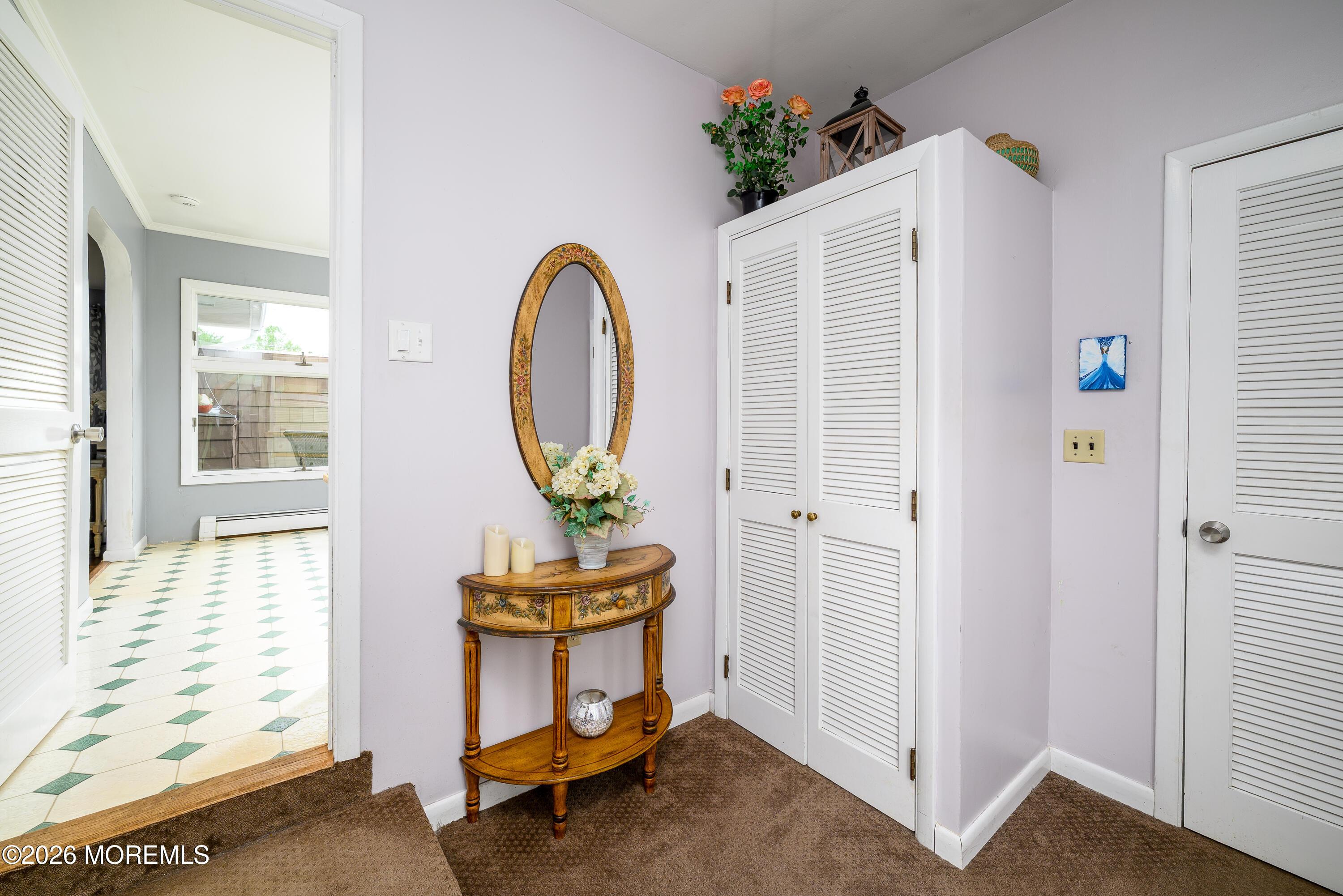 Image 4: Foyer
