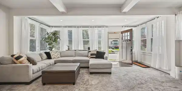 Image 4: 9-web-or-mls-LPM_8801
