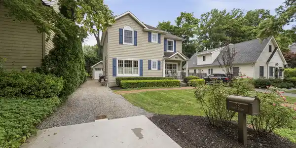 Image 2: 21-web-or-mls-DSC08789