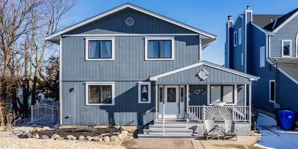 2 Toronto Drive